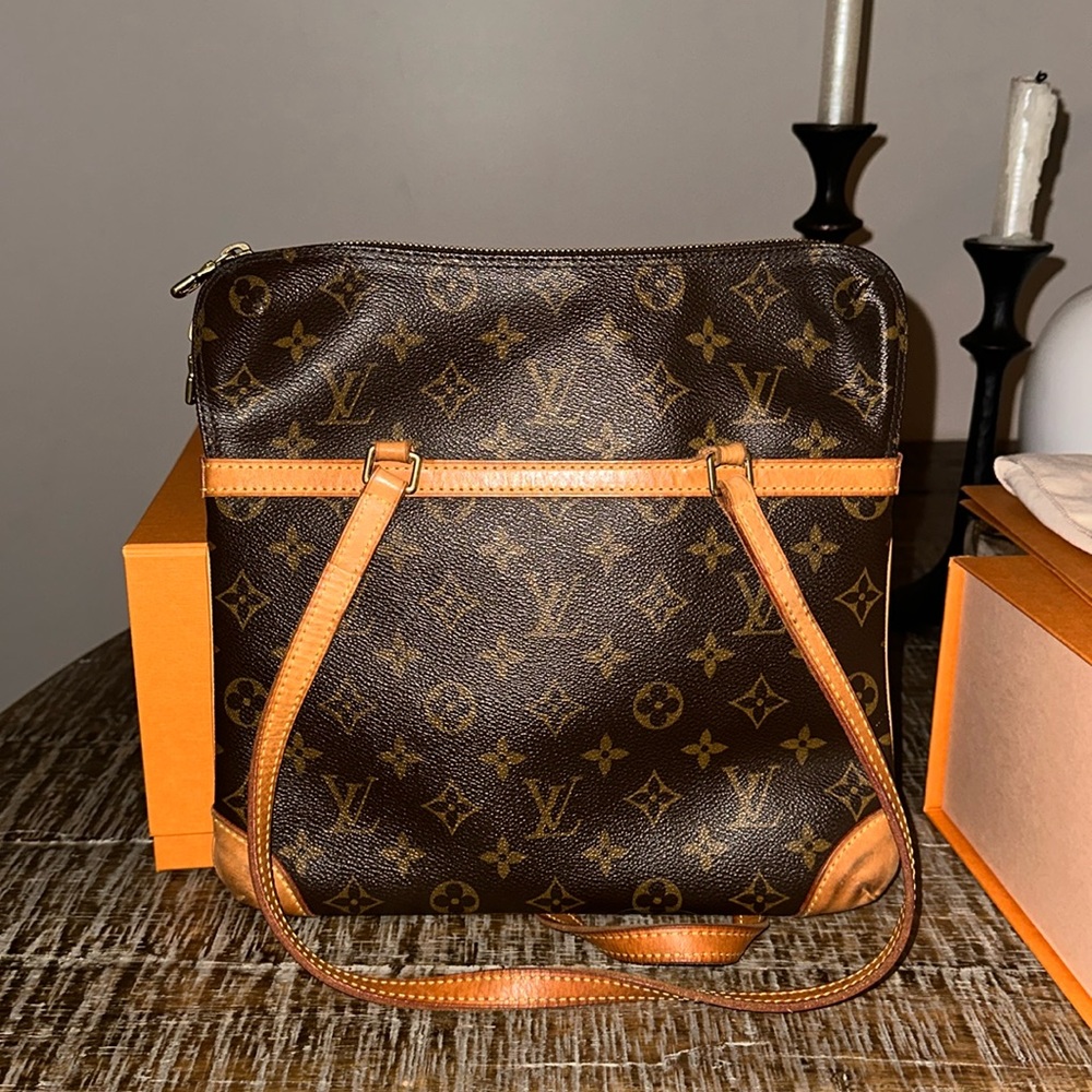 Louis Vuitton Purse with Box and Bag!!!!